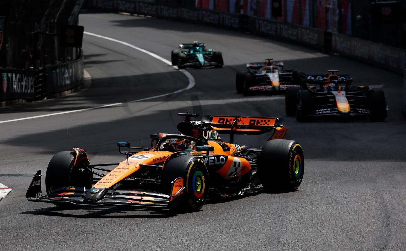 开云体育APP下载-红牛车队轻取迈凯伦，佩雷兹关键制胜