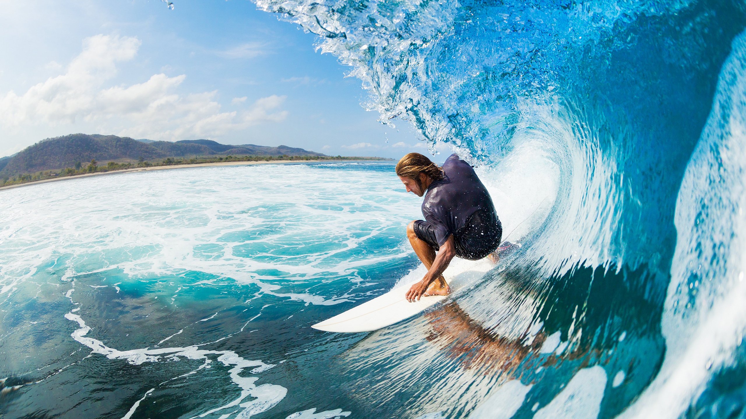 霍勒迪西决生死战接管比赛，新疆队火力压制骑士